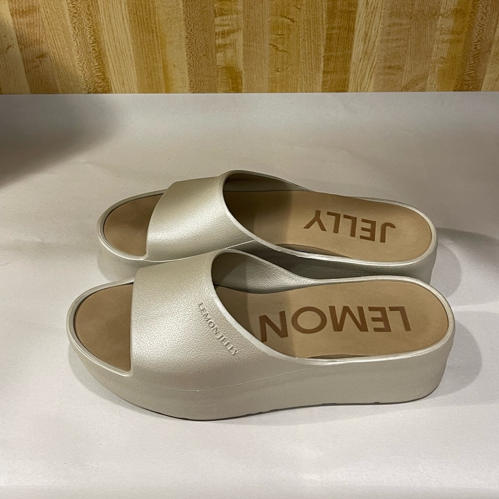 Women's Cream Sandals